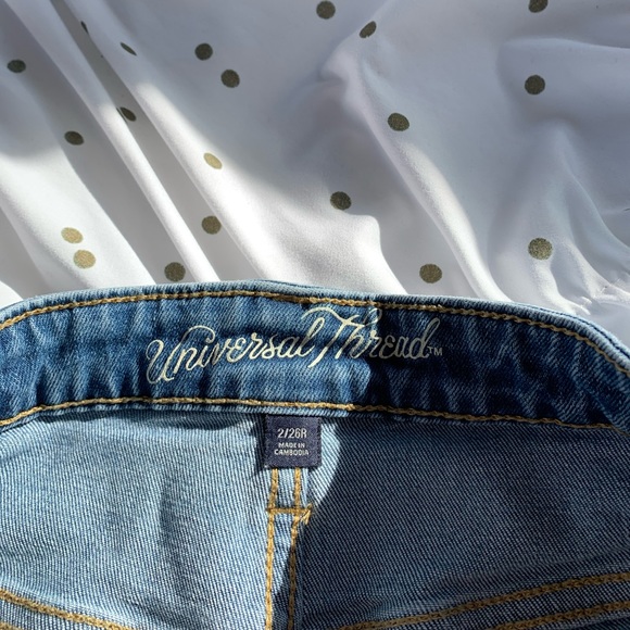 Universal Thread jeans - Picture 3 of 3